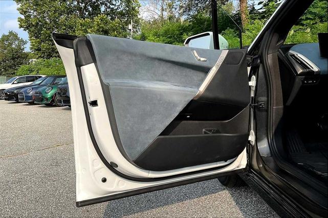 Photo of 2023 Mineral White Metallic BMW iX