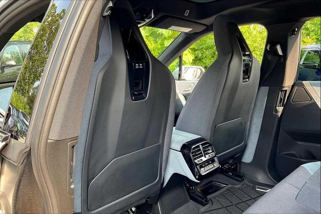 Photo of 2023 Mineral White Metallic BMW iX