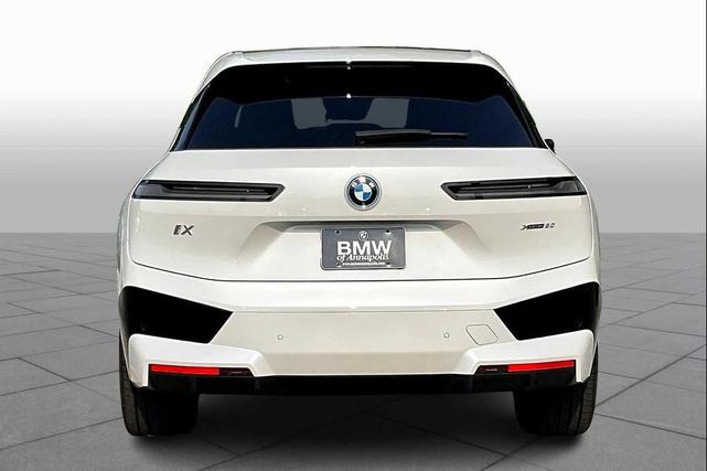 Photo of 2023 Mineral White Metallic BMW iX