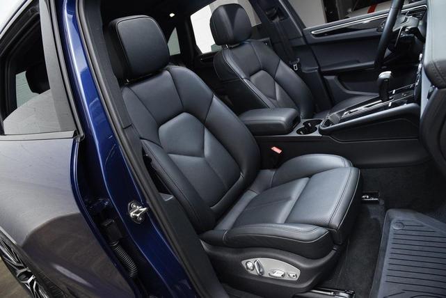 Photo of 2024 Gentian Blue Metallic Porsche Macan