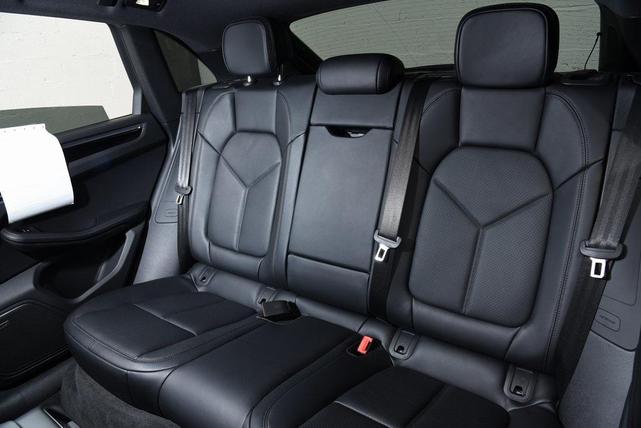 Photo of 2024 Gentian Blue Metallic Porsche Macan