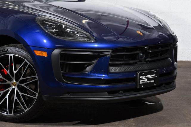 Photo of 2024 Gentian Blue Metallic Porsche Macan