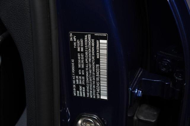 Photo of 2024 Gentian Blue Metallic Porsche Macan