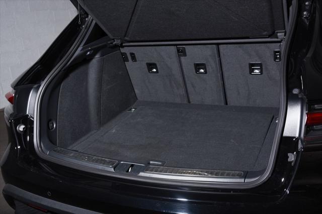 Photo of 2025 Black Porsche Macan