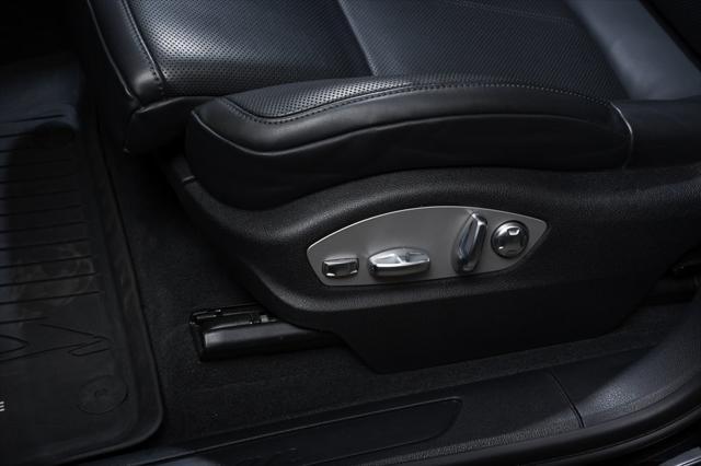 Photo of 2025 Black Porsche Macan