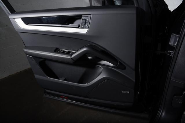 Photo of 2024 Black Porsche Cayenne