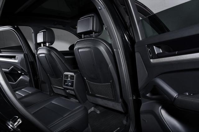 Photo of 2024 Black Porsche Cayenne
