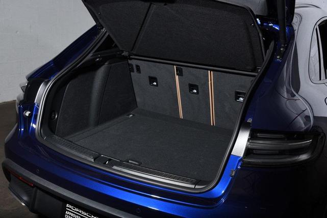 Photo of 2024 Gentian Blue Metallic Porsche Macan