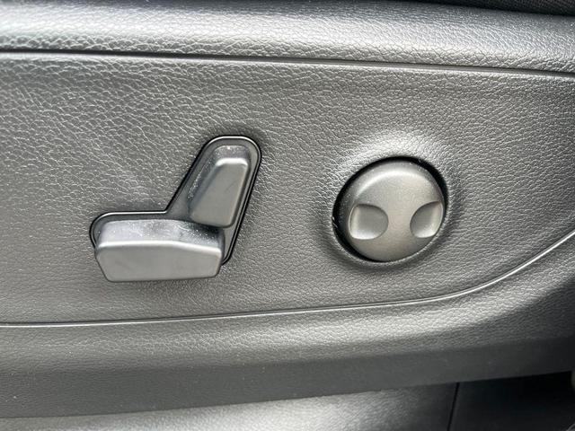 Photo of 2026 Granite Crystal Clearcoat Metallic RAM 1500