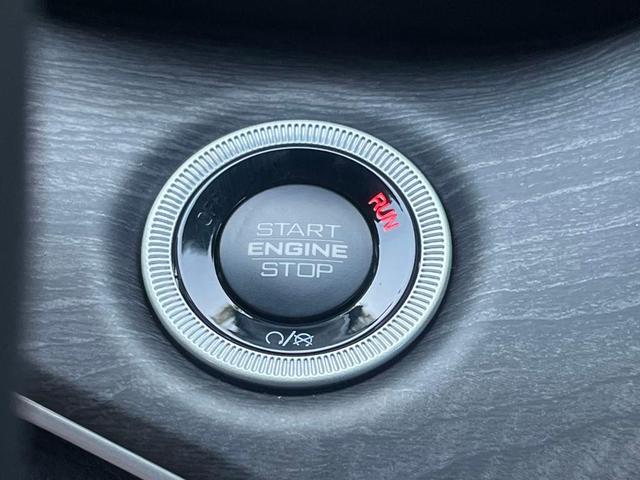 Photo of 2025 Bright White Clearcoat Jeep Grand Cherokee L