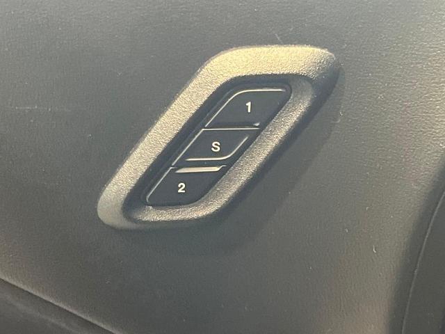 Photo of 2021 Pitch Black Clearcoat Dodge Challenger
