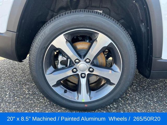 Photo of 2025 Bright White Clearcoat Jeep Grand Cherokee L