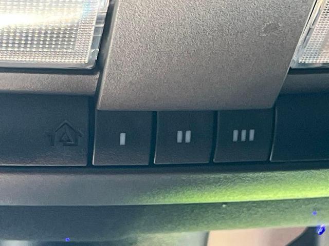 Photo of 2022 Pitch Black Clearcoat Dodge Challenger