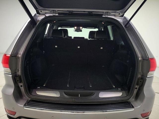 Photo of 2015 Silver Jeep Grand Cherokee