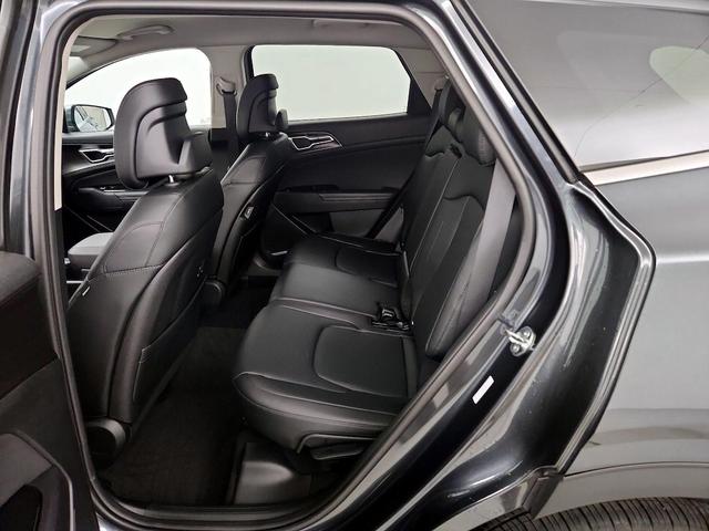 Photo of 2025 Gray Kia Sportage