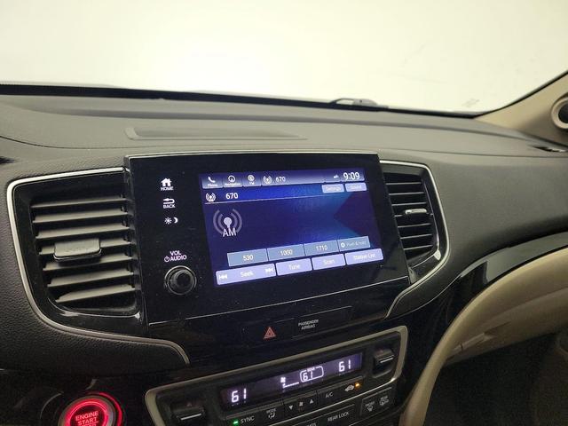 Photo of 2019 White Honda Pilot