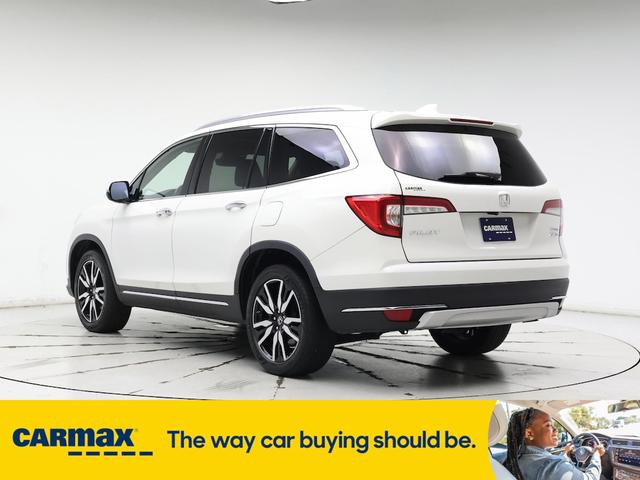 Photo of 2019 White Honda Pilot