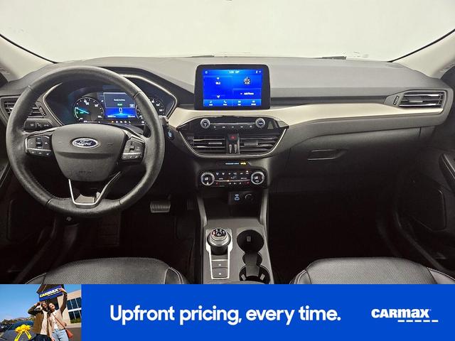 Photo of 2021 Gray Ford Escape