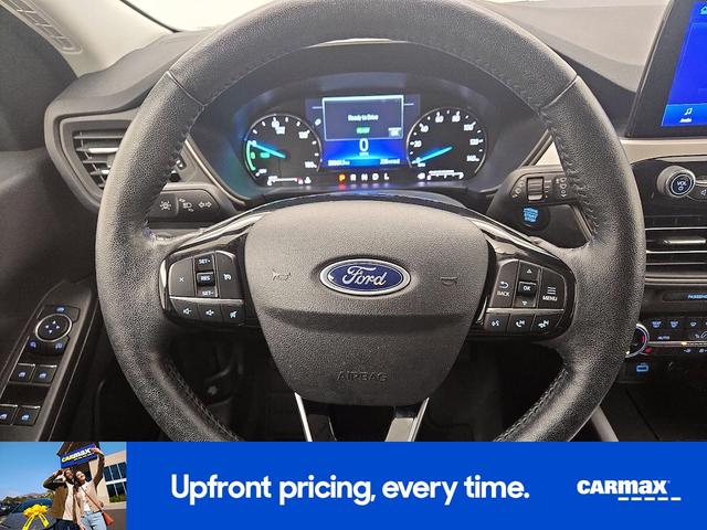 Photo of 2021 Gray Ford Escape