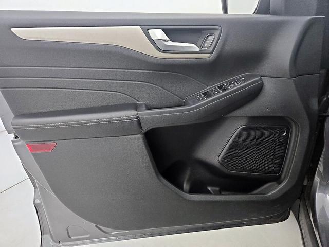 Photo of 2021 Gray Ford Escape