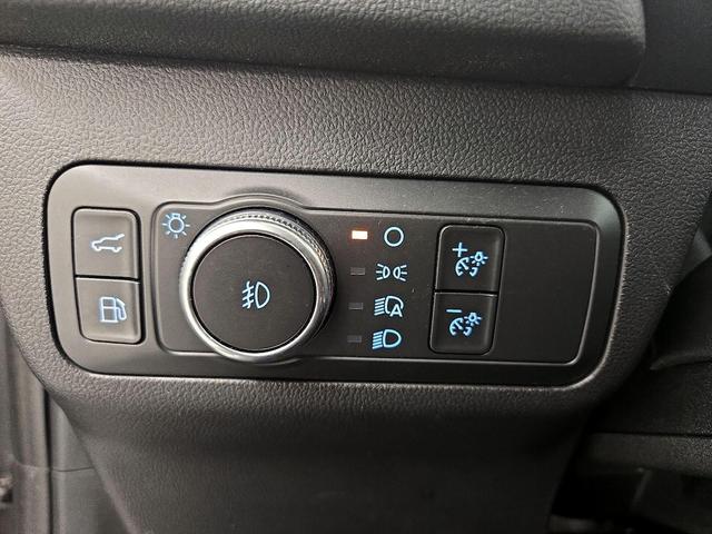 Photo of 2021 Gray Ford Escape