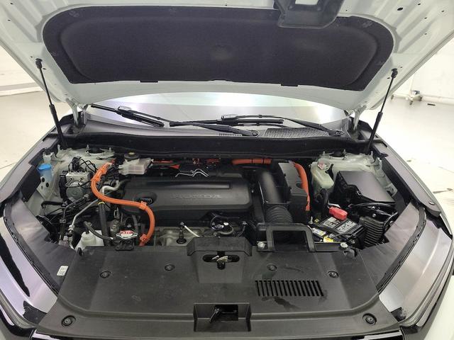 Photo of 2024 White Honda CR-V Hybrid