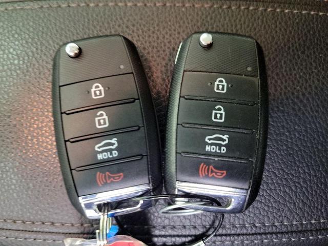 Photo of 2018 White Kia Rio