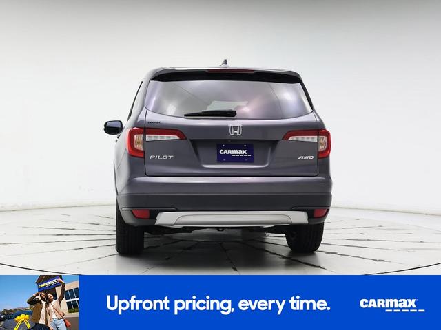 Photo of 2020 Gray Honda Pilot