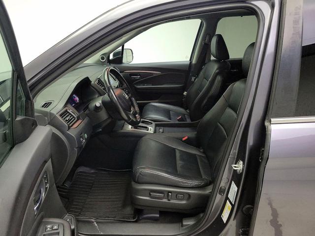 Photo of 2020 Gray Honda Pilot