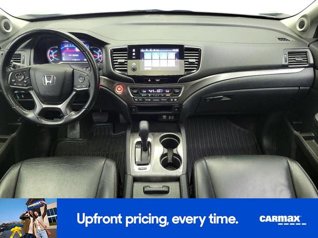 Photo of 2020 Gray Honda Pilot