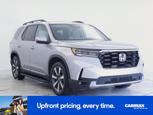 Photo of 2023 Gray Honda Pilot