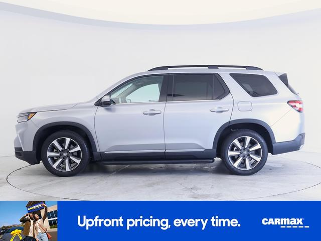 Photo of 2023 Gray Honda Pilot