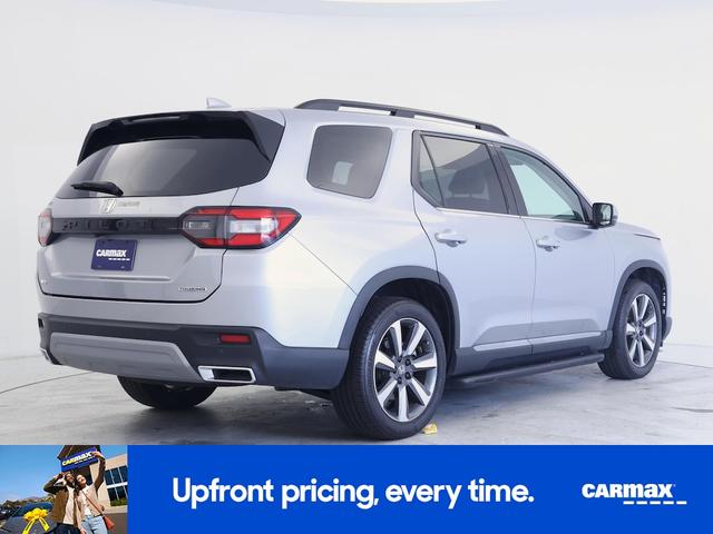Photo of 2023 Gray Honda Pilot