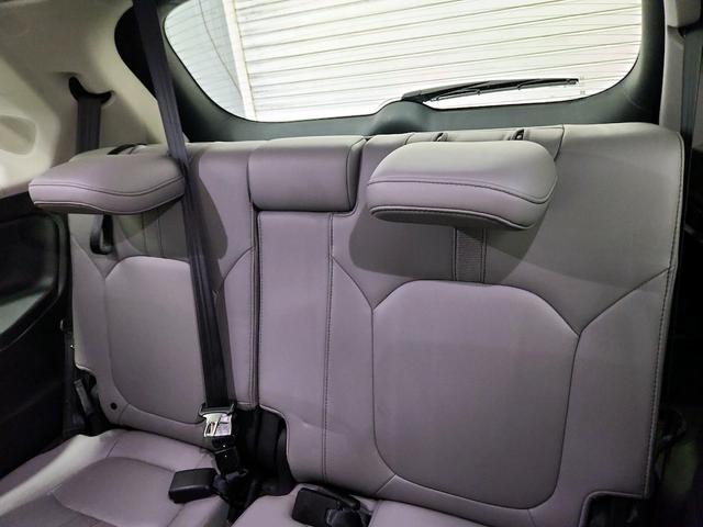 Photo of 2023 Gray Honda Pilot