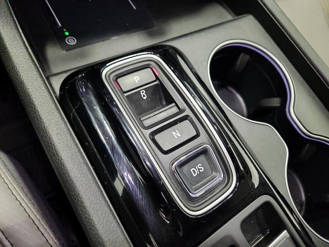 Photo of 2023 Gray Honda Pilot