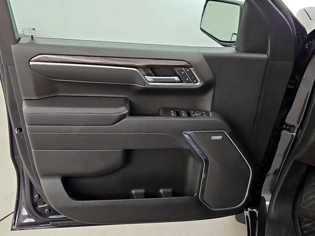 Photo of 2022 Gray Chevrolet Silverado 1500