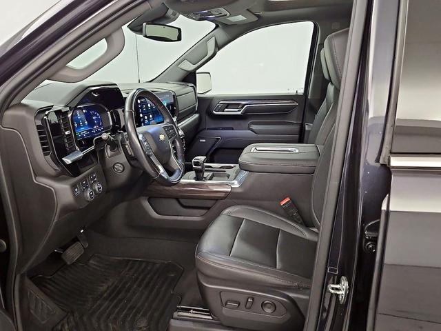 Photo of 2022 Gray Chevrolet Silverado 1500
