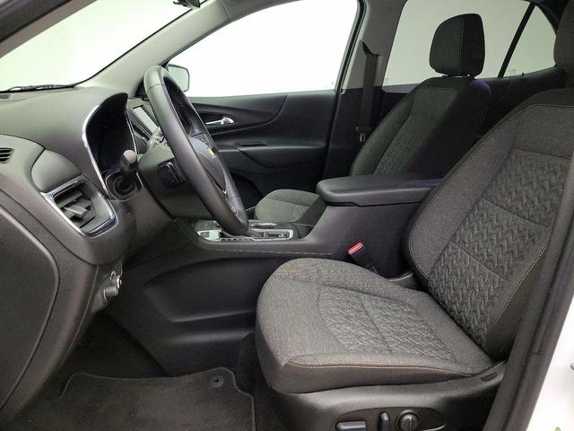 Photo of 2023 White Chevrolet Equinox