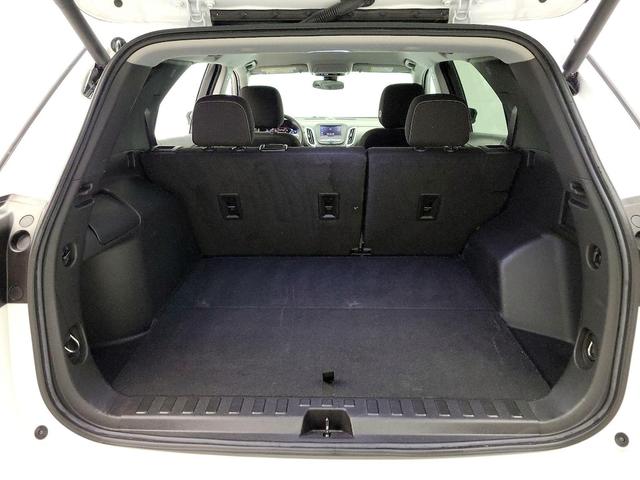 Photo of 2023 White Chevrolet Equinox