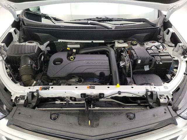 Photo of 2023 White Chevrolet Equinox