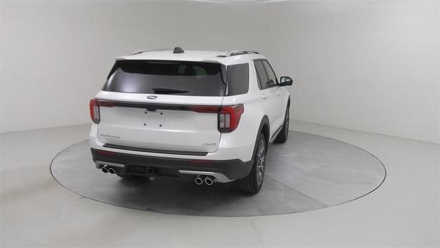 Photo of 2025 White Ford Explorer