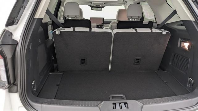 Photo of 2025 White Ford Explorer