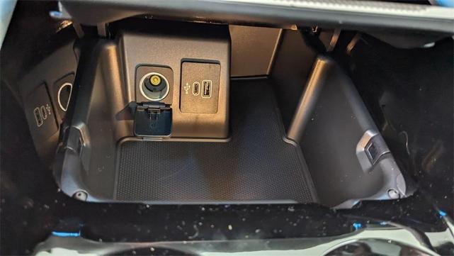 Photo of 2025 White Ford Explorer