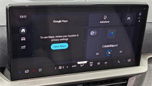 Photo of 2025 White Ford Explorer