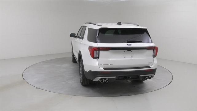 Photo of 2025 White Ford Explorer
