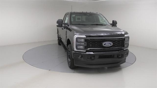 Photo of 2025 Agate Black Metallic Ford F-250