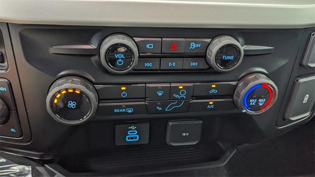 Photo of 2025 Agate Black Metallic Ford F-250