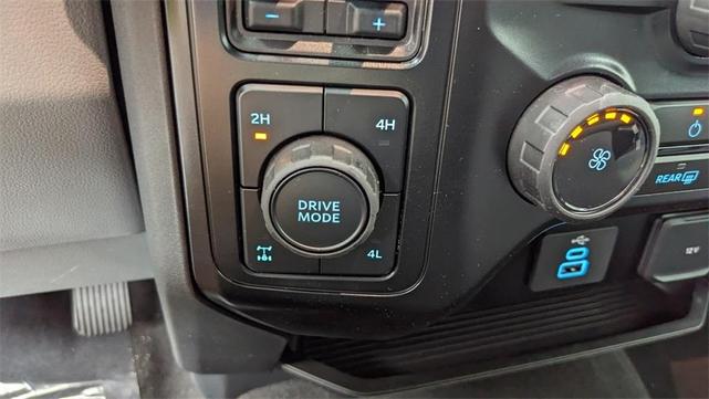 Photo of 2025 Agate Black Metallic Ford F-250