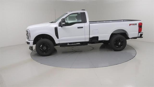 Photo of 2025 Oxford White Ford F-350
