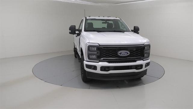 Photo of 2025 Oxford White Ford F-350